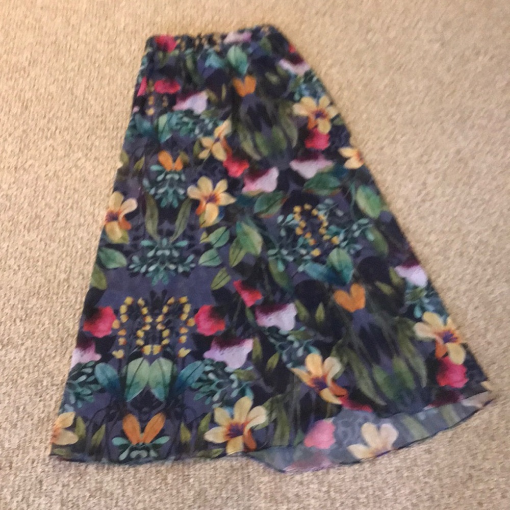 floral skirt